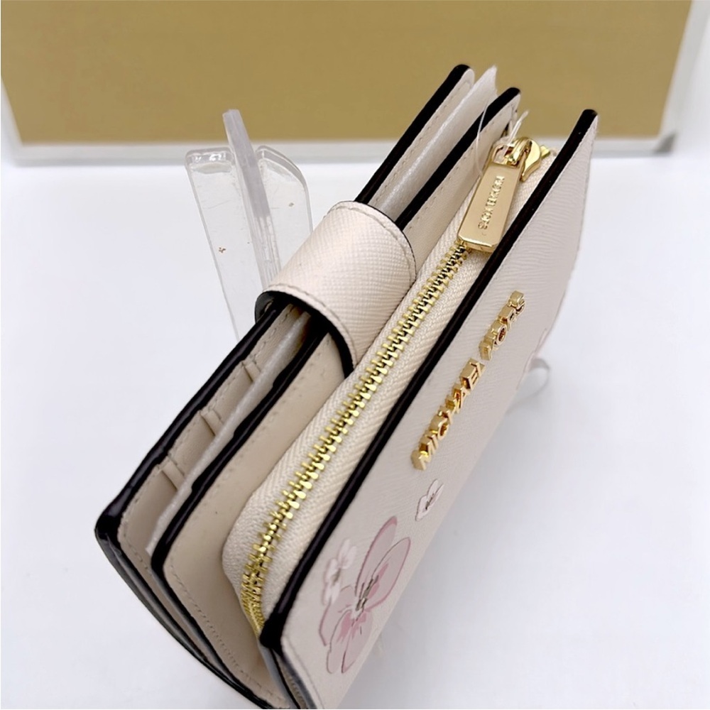Michael Kors Jet Set Medium Floral Embellished Signature Logo Bi-Fold Wallet - Picture 6 of 15